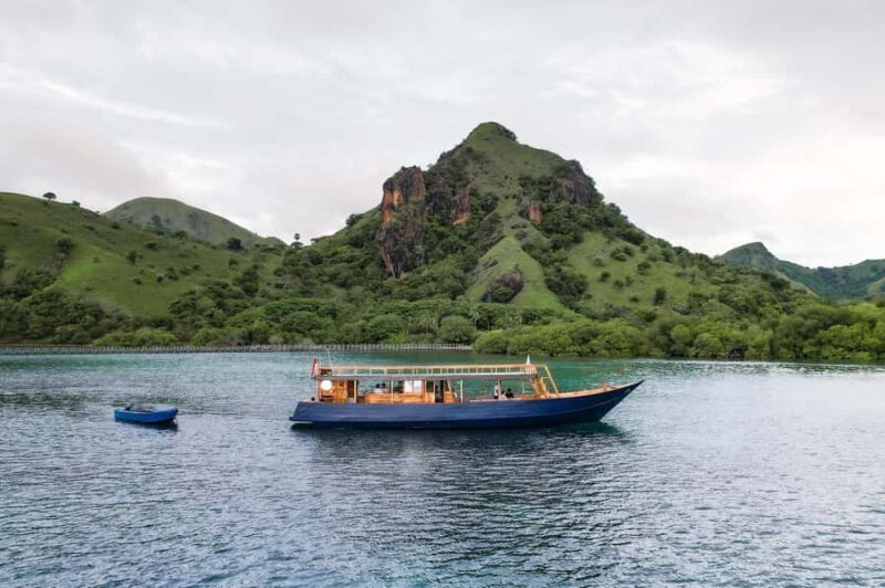 Labuan Bajo: Sea Trip on Kimochi Wooden Boat With Photo - Considerations and Tips