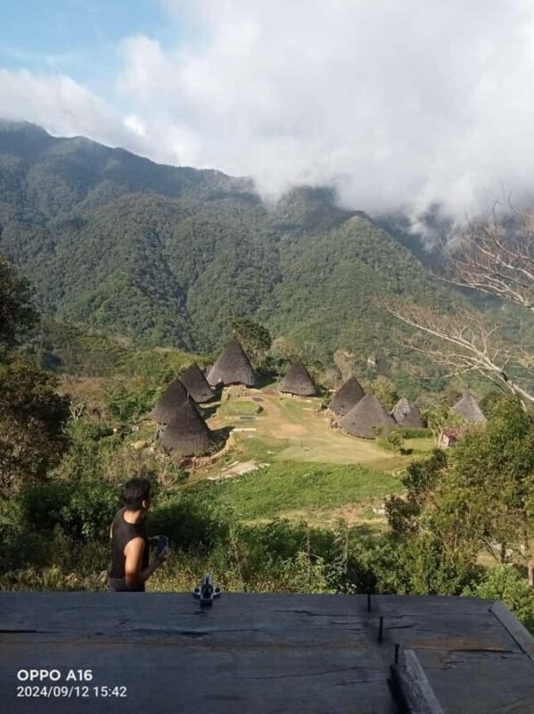 Labuan Bajo: Wae Rebo Village Day Trip with Trekking - Setting the Scene: An Early Wake-up Call