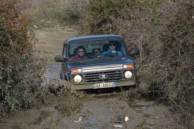 Lada Niva 4x4 Driving Experience - Manual Gearbox and Driving Tips