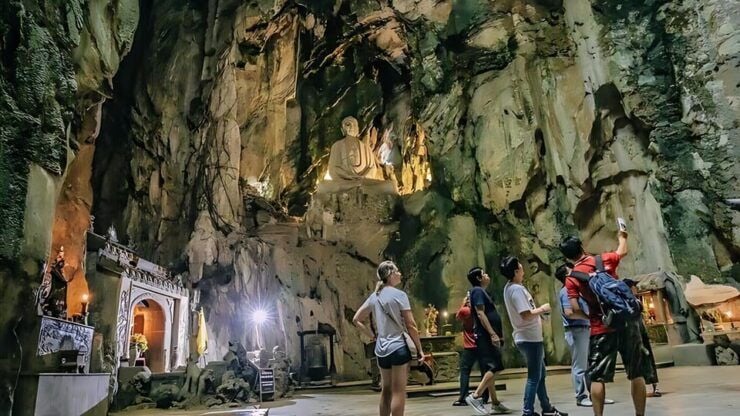 Lady Buddha, Marble Mountains and Am Phu Cave in Da Nang - Scenic Views of Son Tra