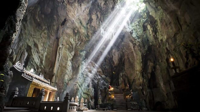 Lady Buddha, Marble Mountains and Am Phu Cave in Da Nang - Discovering Am Phu Cave
