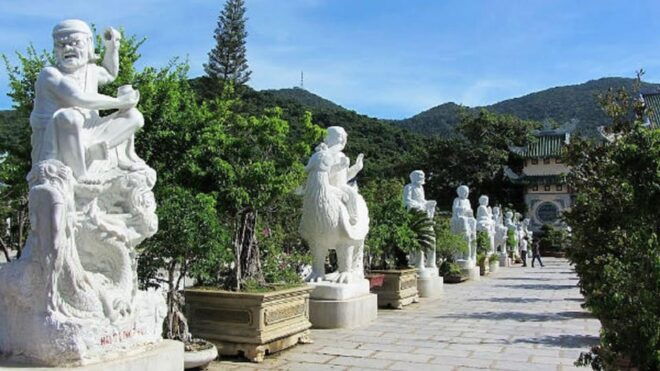 Lady Buddha, Monkey Mountain &Am Phu Cave Morning Group Tour - Exploring Am Phu Cave
