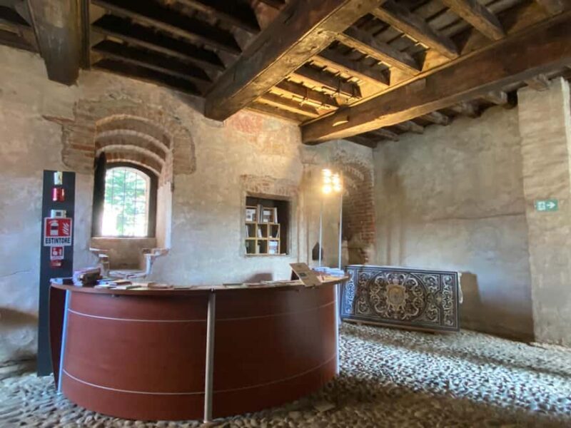 Lagnasco: Castles of the Marchesi Tapparelli D'Azeglio - FAQ