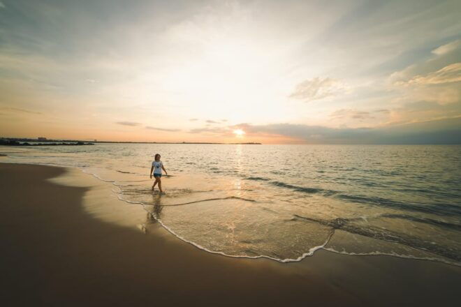 Lagos: Beach Tour With Drinks and Relaxing Massage - Historical and Geological Insights