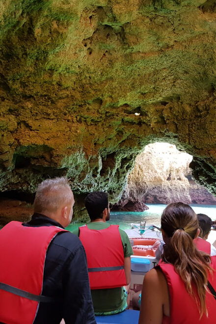 Lagos: Ponta Da Piedade Grotto 1-Hour Tour With Local Guide - Guided Tour Features