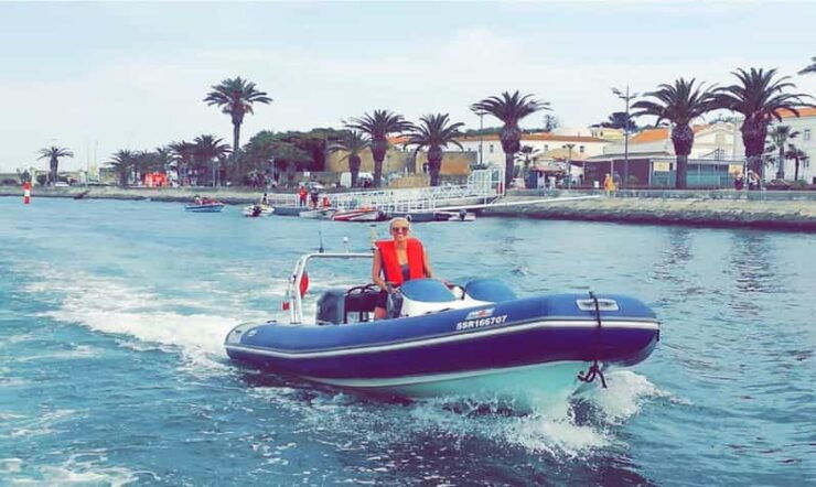 Lagos: Private Powerboat Tour to Ponta Da Piedade and More - Guided Tour Details
