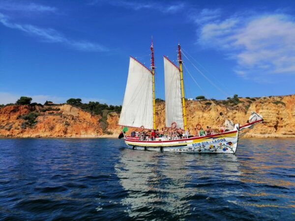 Lagos: Sailboat Trip to Ponta Da Piedade - Common Questions