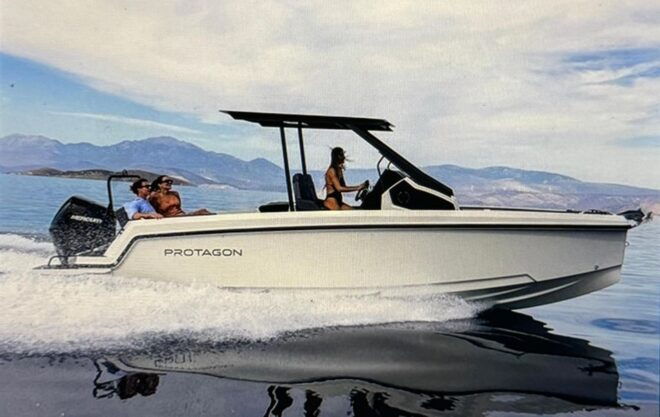 Lake Como: 1 Hour Private Boat Tour With Driver - Amenities