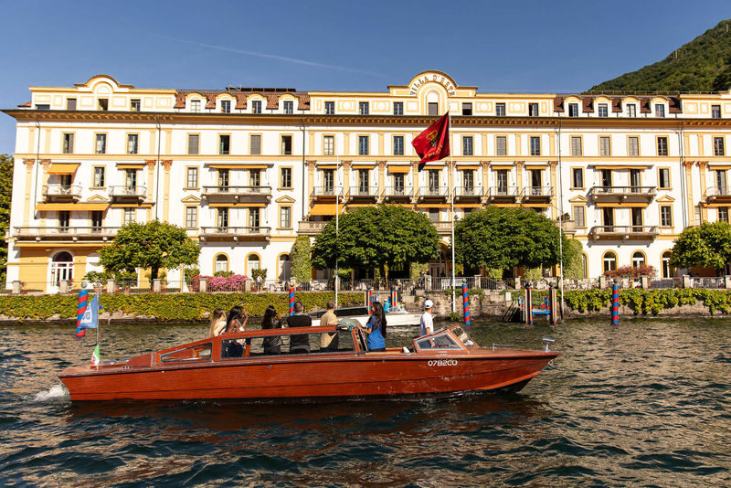 Lake Como boat tour with hot drink in Como - Getting a Lake View From Como