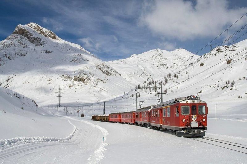 Lake Como Cruise, St. Moritz and Bernina Red Train Tour - At a glance