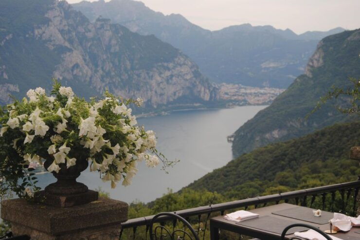 Lake Como: Helicopter Tour With an Unique Lunch in Como Lake - Tour Pricing and Duration