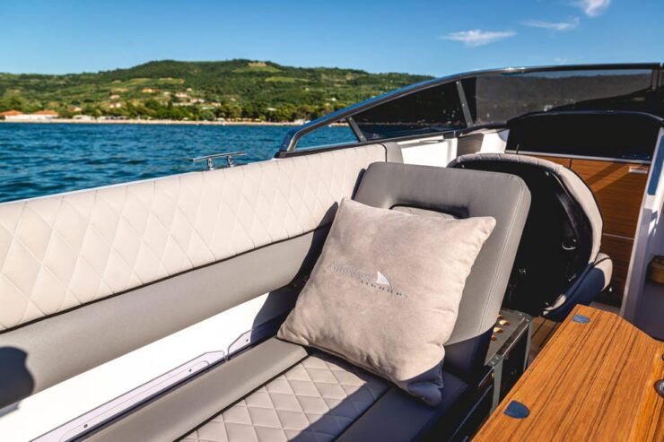 Lake Como Private Boat Tour With Wine - Good To Know