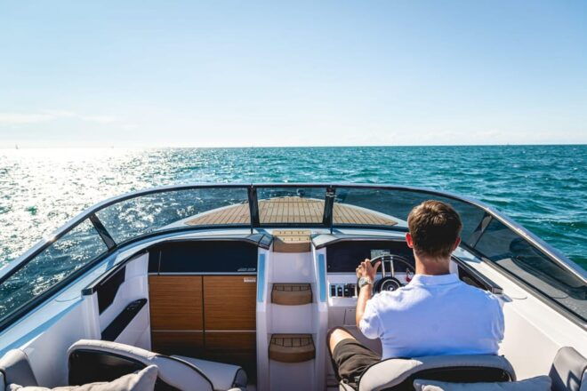 Lake Como Private Boat Tour With Wine - Tour Features