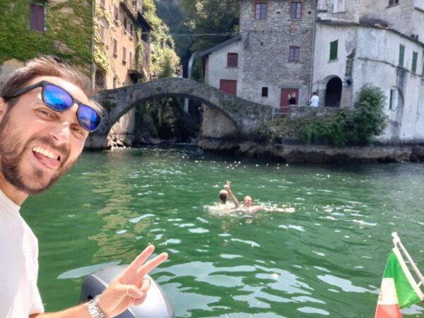 Lake Como Private Boat Tour With Wine - The Sum Up