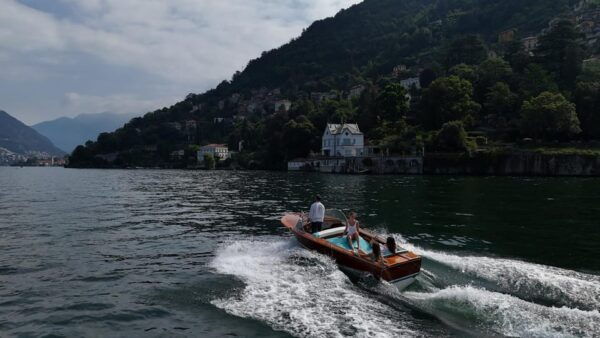 Lake Como: Private Tour on a Vintage Boat - Tips for Your Tour