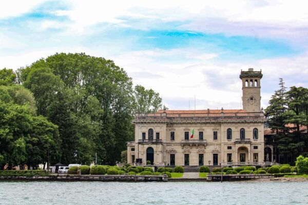 Lake Como Shared Boat Tour - Tour Duration and Price