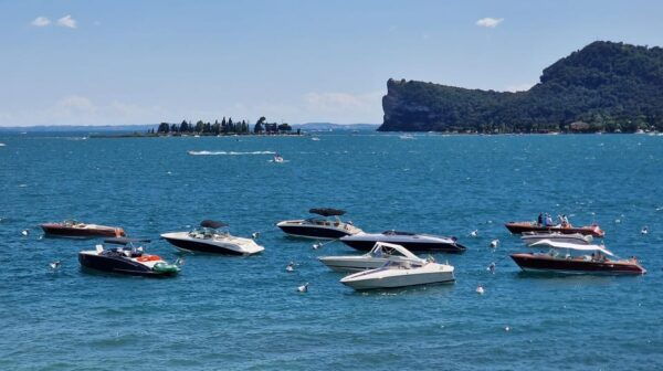 LAKE GARDA: HYDROFOIL BIKE HALF-DAY EXPERIENCE in San Felice - Frequently Asked Questions