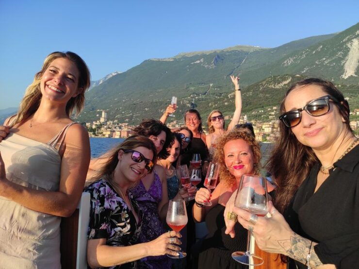 Lake Garda Tour With Onboard Aperitif 4 Hours - Itinerary