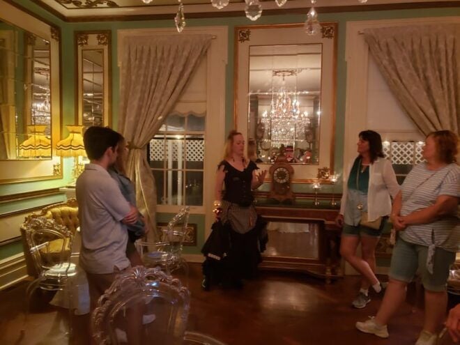 Lake Geneva: Ghost Walking Tour - Sanitariums, Gangsters, and Characters