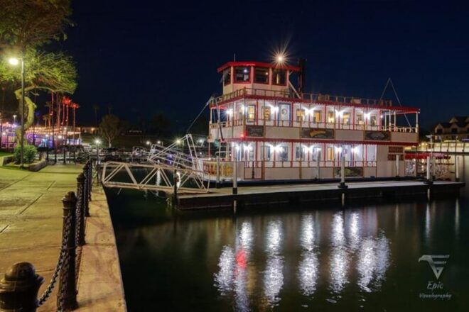 Lake Havasu: Sunset Cocktail Cruise on Paddle Wheeler - Historical Commentary