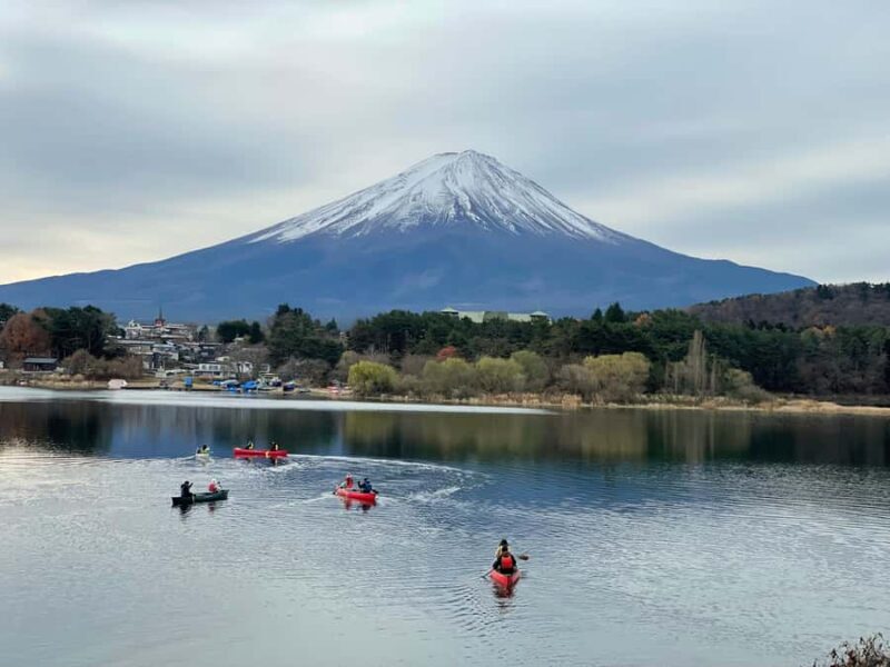 Lake Kawaguchi: Enjoy a canoeing tour without getting wet - The Experience from Different Perspectives