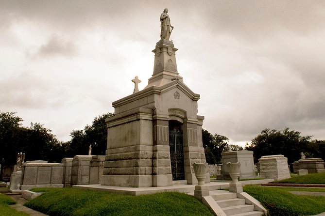 Lake Lawn Metairie Cemetery Walking Tour - Overview and Logistics