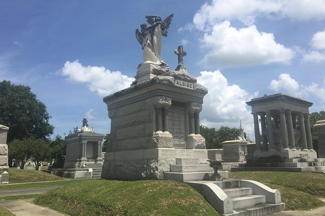 Lake Lawn Metairie Cemetery Walking Tour - Meeting and Pickup