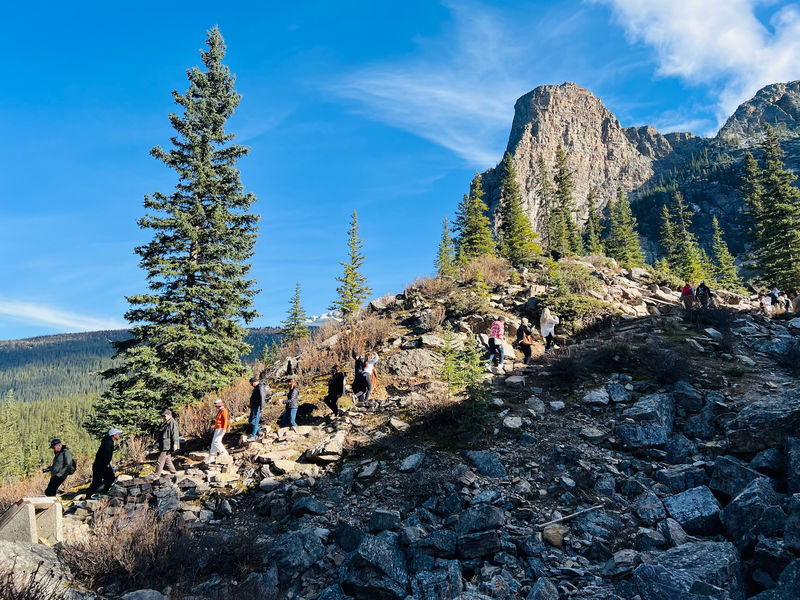 Lake Louise and Moraine Lake Half-Day Tour - Moraine Lake: the seasonal highlight