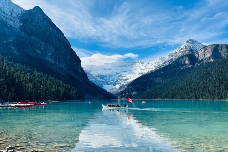Lake Louise, Moraine/Johnston Canyon, Emerald Lake and Banff Town - Who will get the most from this day