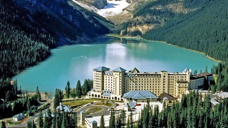 Lake Louise, Moraine Lake: English & Spanish Day Trip - What to Bring
