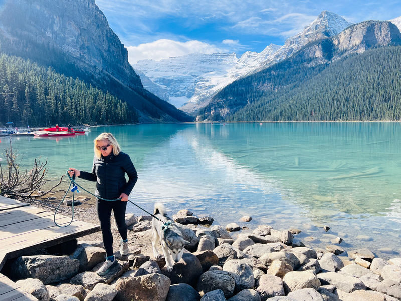 Lake Louise,Moraine Lake/Johnston Canyon and Banff Hot springs Tour - Moraine Lake or Johnston Canyon? Confirm the route