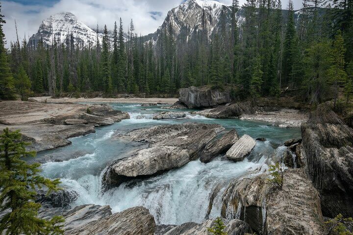 Lake Louise, Moraine & Peyto Lakes Full-Day Tour - Moraine Lake: another major reason to go
