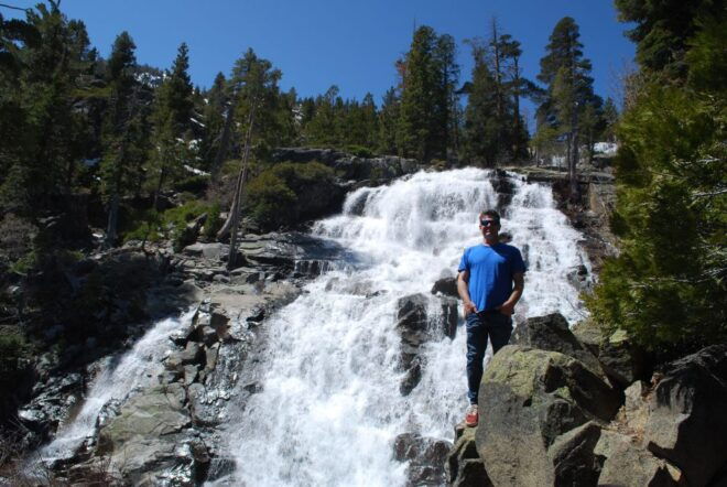 Lake Tahoe: Lakeside Highlights Yacht Tour - Inclusions