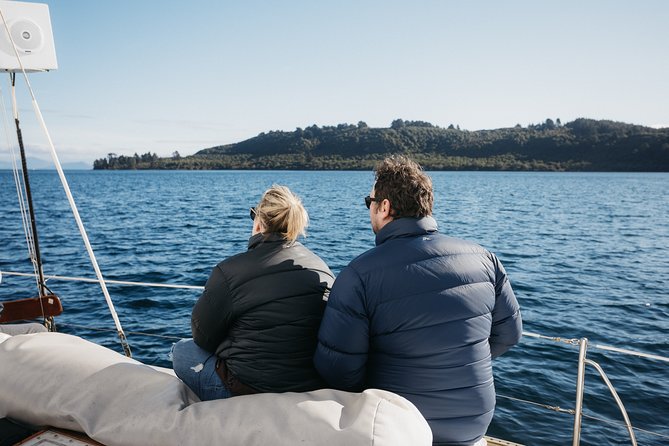 Lake Taupō Private Day Tour From Auckland to MāOri Rock Carvings - Tour Overview and Location