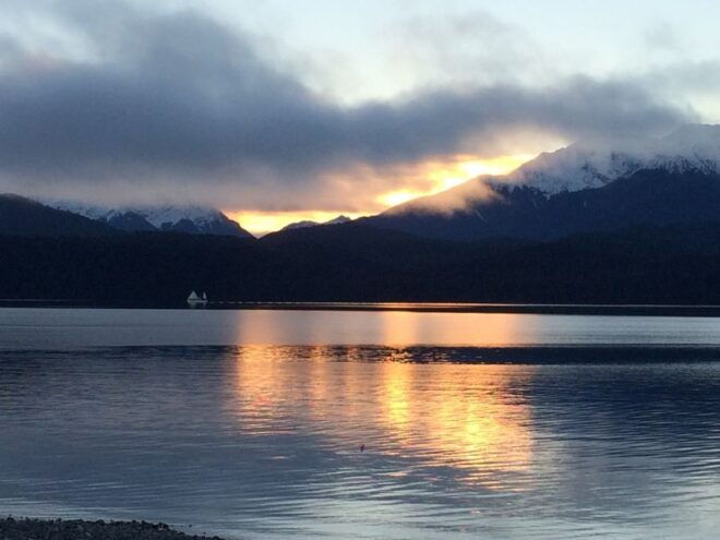Lake Te Anau: 3-Hour Boat Cruise With Guided Walk - Review Summary