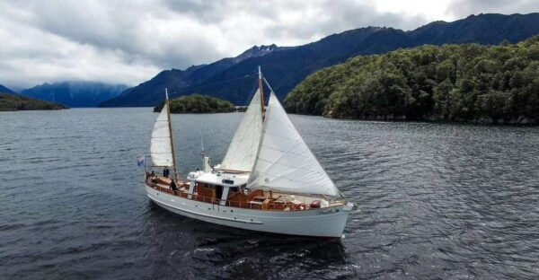 Lake Te Anau: 3-Hour Boat Cruise With Guided Walk - Directions