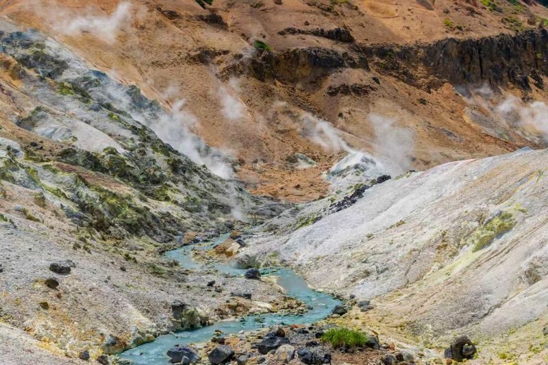 Lake Toya & Noboribetsu Hell Valley Full-Day Tour - A broad Hokkaido sampler from Sapporo