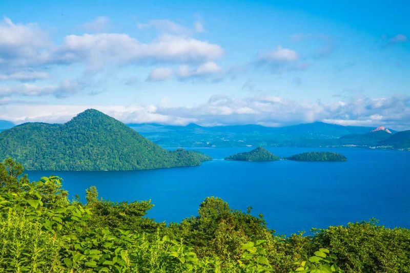 Lake Toya & Noboribetsu Hell Valley Full-Day Tour - Should you book this Sapporo day tour?