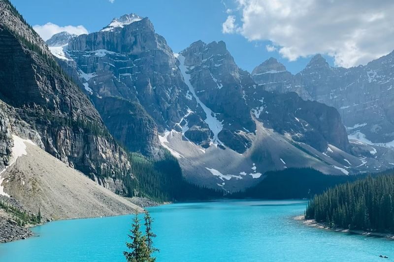 Lakes Louise & Moraine, Johnston Canyon & Banff One Day Tour - Banff Avenue: a town stop at day’s end