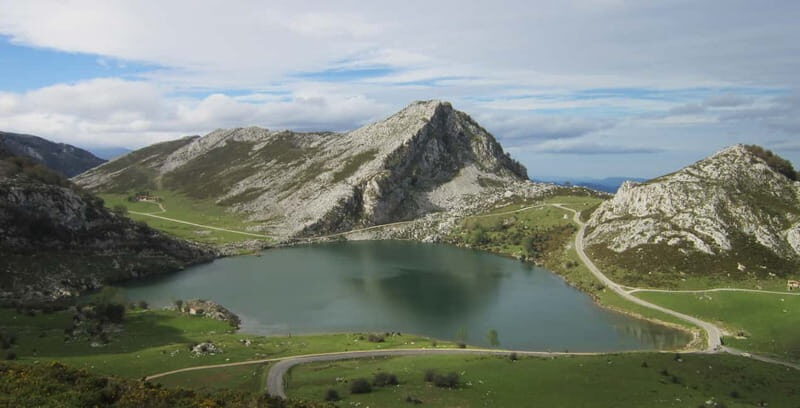 Lakes of Covadonga and Sanctuary of Covadonga: Guided and interpreted tour - Good To Know
