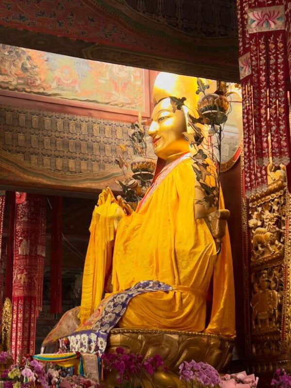 Lama Temple Tour with Tickets: Beijing's Hidden Sacred World - An In-Depth Look at the Tour Experience