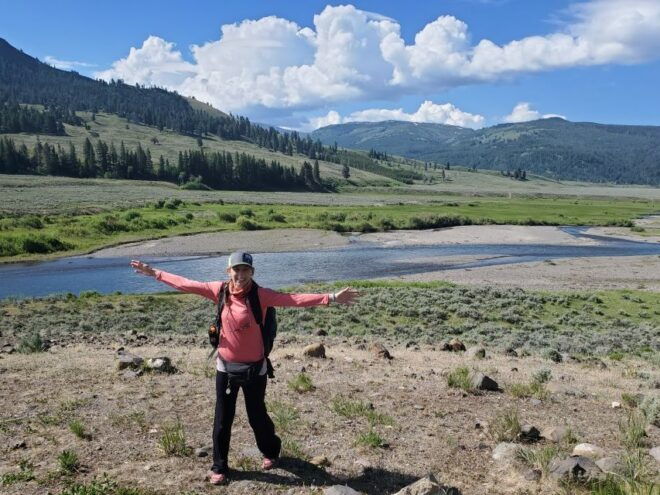 Lamar Valley: Safari Hiking Tour With Lunch - Full Description