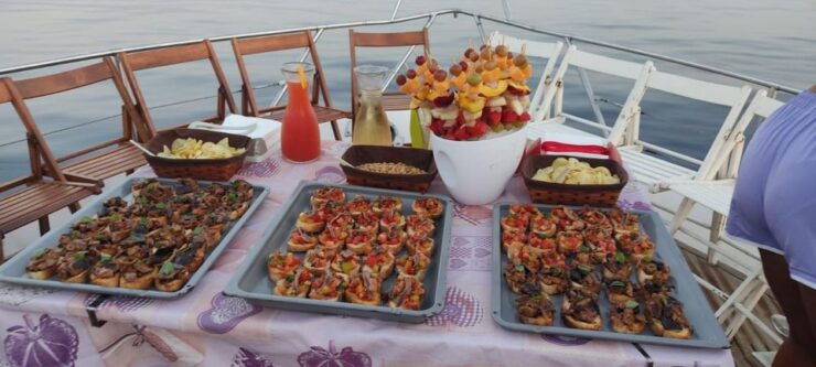 Lampedusa: Full Day Boat Trip With Lunch on Board - Booking Information