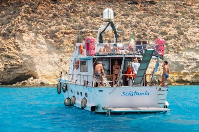 Lampedusa: Sunset With Aperitif, Nighttime Baths, and Dinner - Tour Highlights