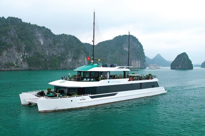 Lan Ha and Halong Bay Luxury Tour from Hanoi with Kayak and Lunch - Experience the Beauty of Halong Bay and Lan Ha Bay with a Luxury Cruise