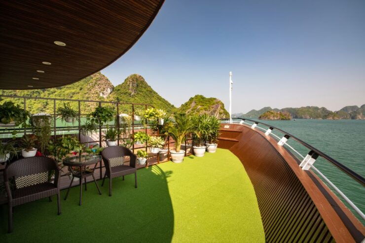 Lan Ha Bay: 2 Days 1 Night Luxury Cruise, Swimming, Kayaking - Luxury Cruise Experience