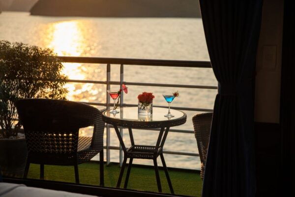 Lan Ha Bay: 2 Days 1 Night Luxury Cruise, Swimming, Kayaking - The Sum Up