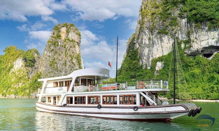 Lan Ha Bay Luxury Full Day Boat Tour - Luxury Boat Features
