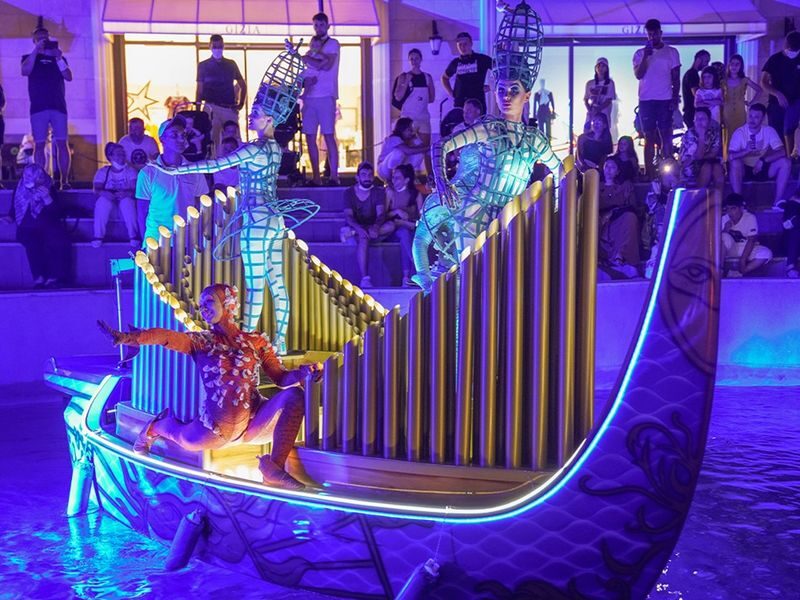 Land of Legends Themepark & Night Show with transfers from Alanya - The evening show and the crowded steps