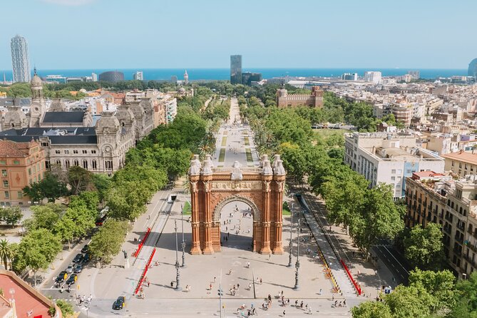 Landmarks and Legends of El Born: A Self-Guided Audio Tour - Mercat Del Born: a Historical Market